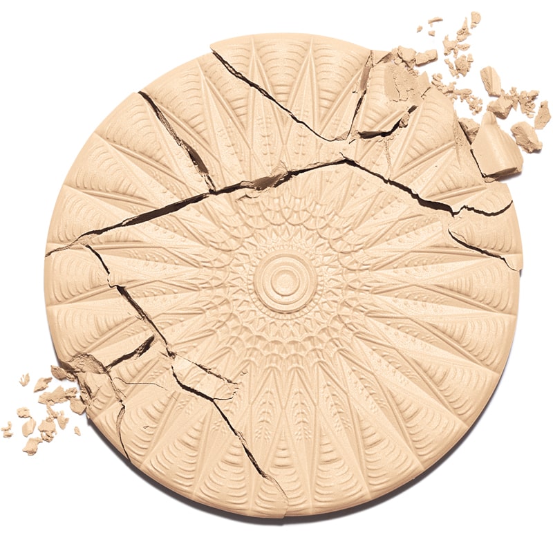 Chantecaille Perfect Blur Finishing Powder Light/Medium product broken