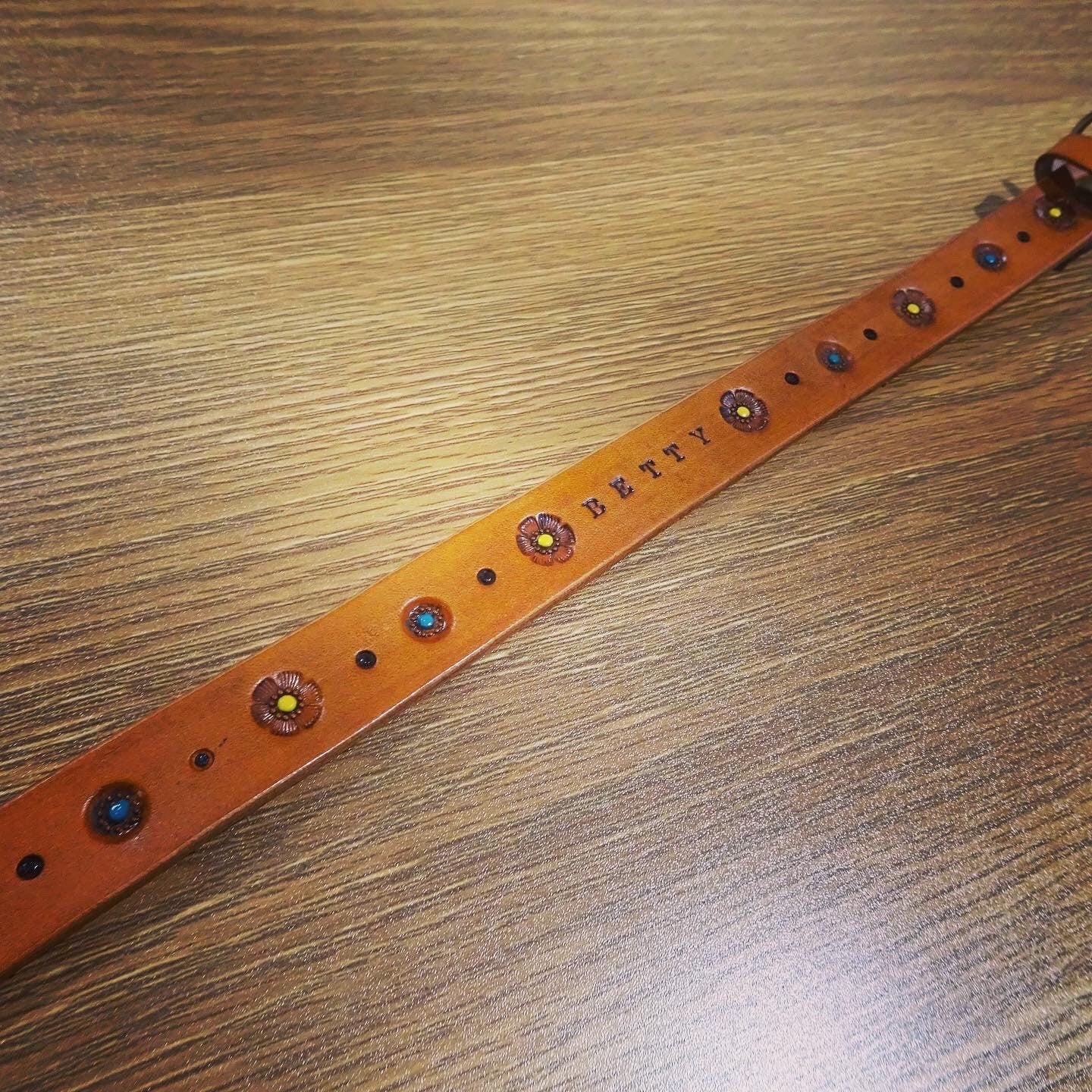 Flower hand stamped medium collar