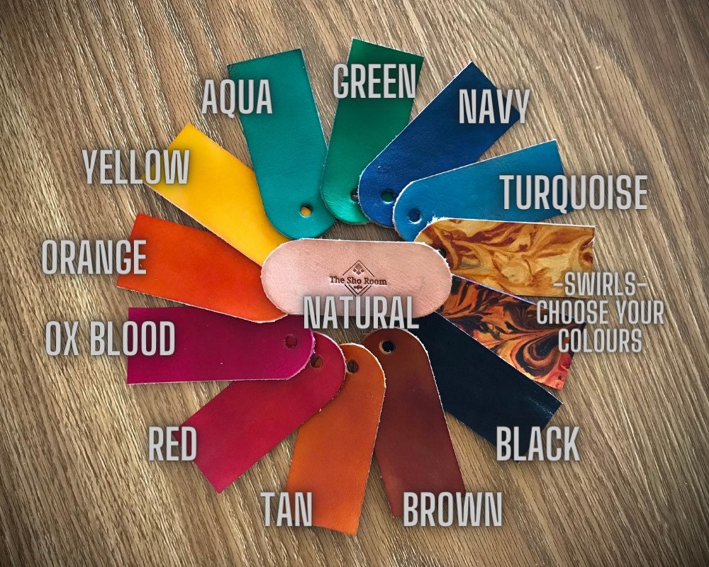 Personalised leather collar with engraved buckle