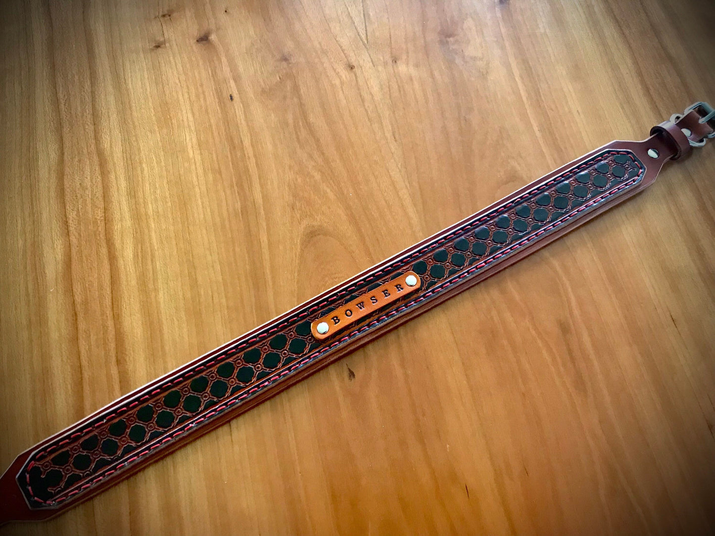 Personalised geometric pattern layered collar