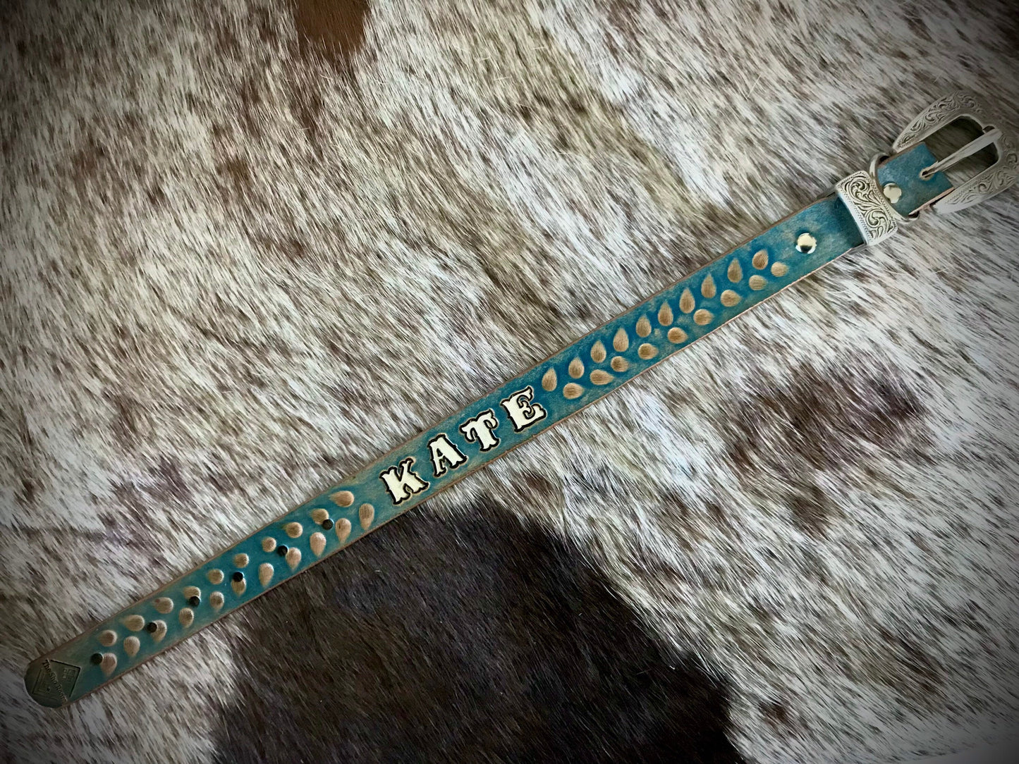 Personalised leather collar with engraved buckle