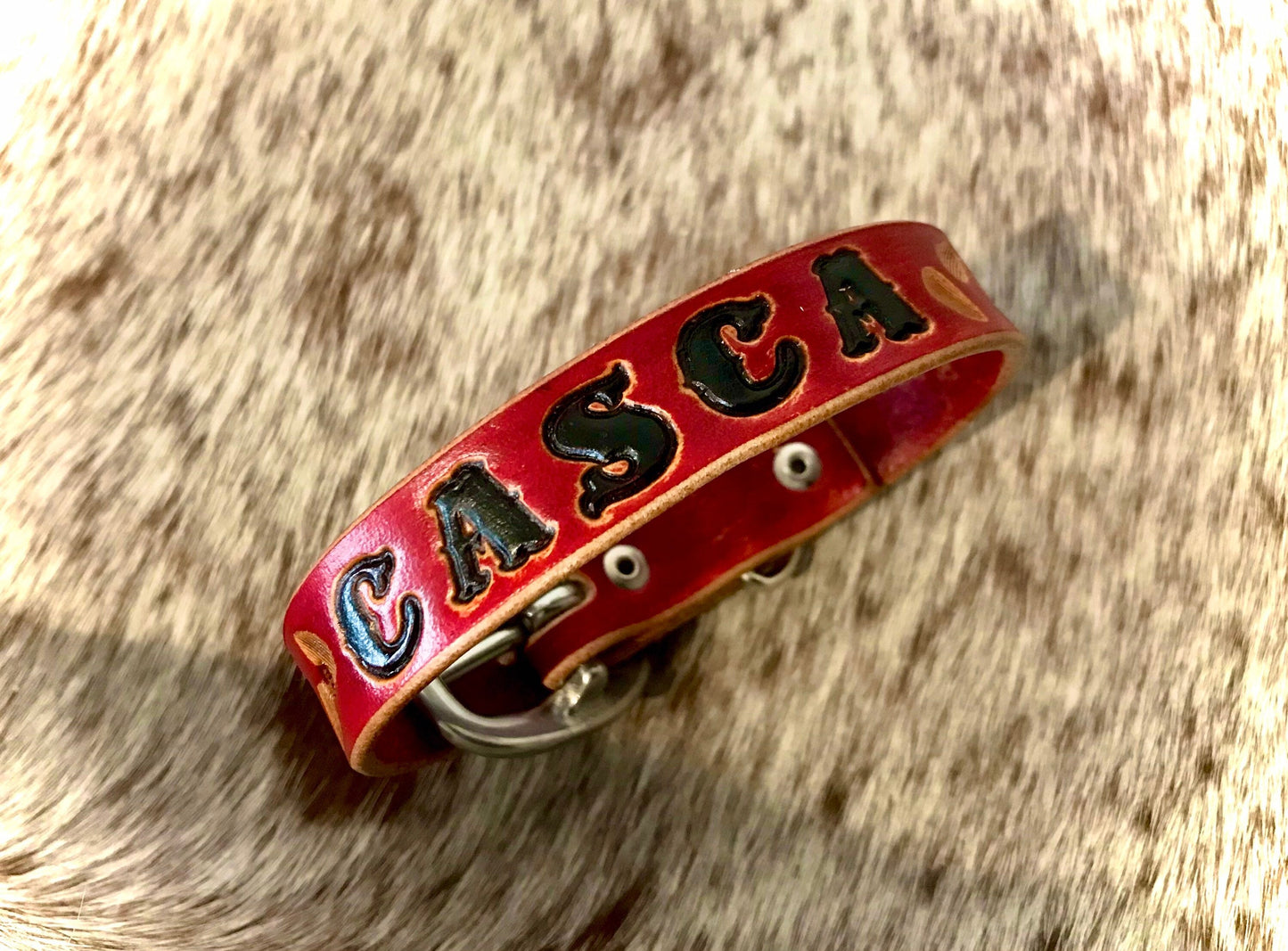 Personalised leather collar with engraved buckle